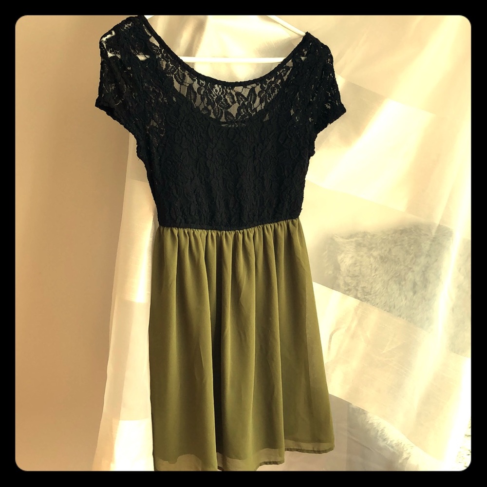 Speechless Jr. black lace and khaki green mini